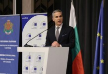 Премиер Андрей Гюров