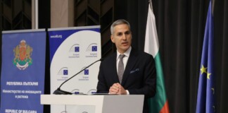 Премиер Андрей Гюров