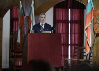 Премиерът Андрей Гюров