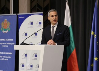 Премиер Андрей Гюров