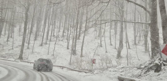 Сняг при Шипченски проход