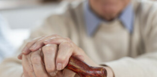 Възрастни хора