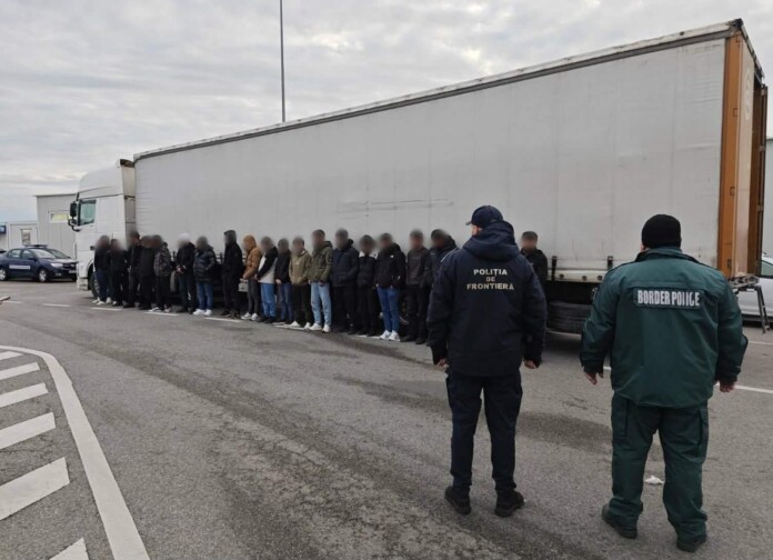 Заловени мигранти