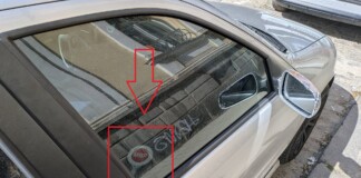 Коли Автомобил, в който има полицейска палка