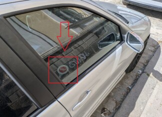 Коли Автомобил, в който има полицейска палка