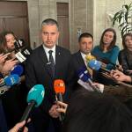 “Възраждане” събра подписите за референдуми в Средец и Симеоновград за бежанските лагери Брифингът в НС