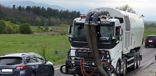 Срам пред света? Асфалтът между Костенец и Долна Баня пада преди Giro d’Italia