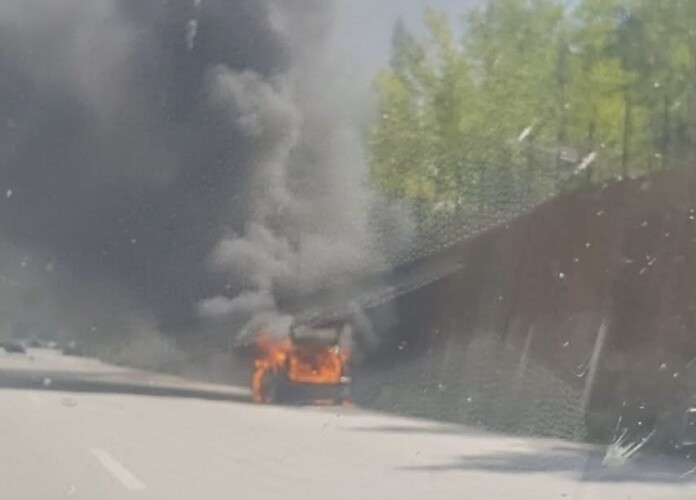Горящ автомобил