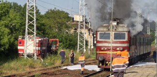 Запали се локомотивът на влака Сливен – Бургас