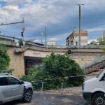 След полицейска гонка и зрелищна катастрофа в Бургас: Шофьорът избяга, а в колата – мигранти! (СНИМКИ) Катастрофа