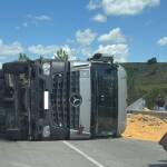 Тир се обърна край разклона за Дралфа