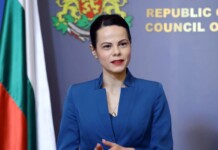 Министър Ивкова: Въпреки тежкото наследство здравната система работи Министър Катя Ивкова