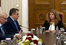 Консултации с представители на парламентарната група на ПП