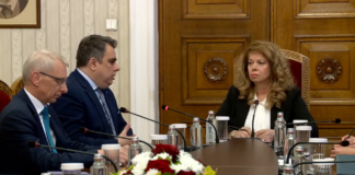 Консултации с представители на парламентарната група на ПП