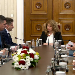 Консултации с ДБ