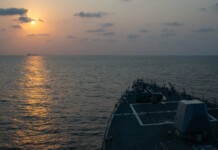 САЩ и Иран са на ръба: Стрелба, загинали и потопени кораби в Ормузкия проток