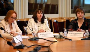 Министър Ефремова: Социалните плащания са гарантирани и ще бъдат изплатени навреме 1 Наталия Ефремова
