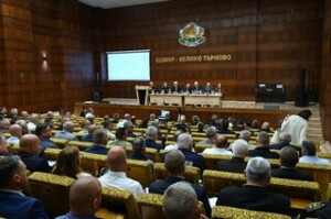 Демерджиев нареди пълна проверка по всички областни дирекции на МВР за казуси като този във Варна 1 Националното съвещание