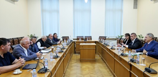 Работна среща с автошколите