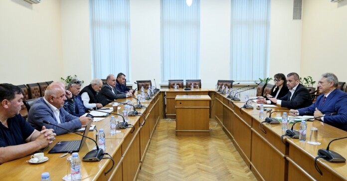 Работна среща с автошколите