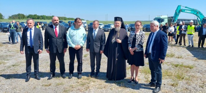 Даден е старт на АМ "Русе – Велико Търново": След 3 години застой строителството започва Даден е старт на АМ "Русе – Велико Търново": След 3 години застой строителството започва