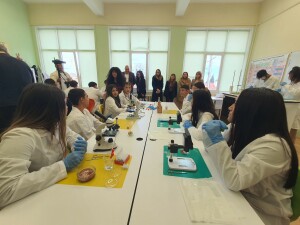 STEM центърът