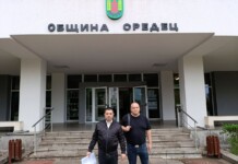 „Възраждане“ внесе подписите за референдум в Средец срещу изграждането на мигрантски център Внасянето на подписите