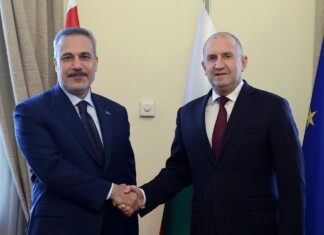 Хакан Фидан и Румен Радев