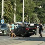 Кола се обърна по таван на бул. „Шипченски проход“ в София Катастрофа
