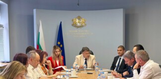 Отрасловият съвет