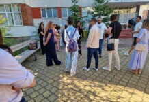 Нов протест в НБУ „Михаил Лакатник“ в Бургас! Родители срещу директора! Протестът
