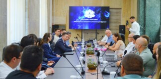 Български стартъпи показаха технологии пред министър Василев