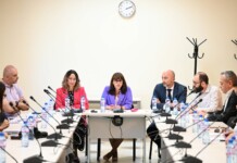 Министър Ефремова призова кметове да изпълнят в срок проектите си за нови социални услуги Срещата
