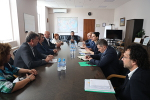 Министър Ивкова: Финансовата дисциплина не означава съкращения и неизплащане на извънреден труд 1 Срещата