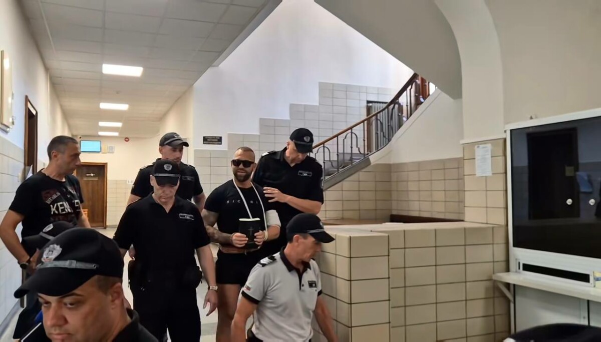 решава дали тиктокърът Стоян Колев да остане в ареста Пред