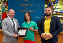 Министър Керязов награди спортистите със синдром на Даун Министър Керязов награди спортистите със синдром на Даун
