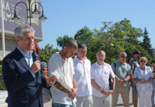 Благомир Коцев пред протестиращите в кв. „Чайка“: Подготвяме промяна на ПУП Благомир Коцев на протеста във Варна