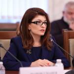 Скандалът с полетите до Дубай: Демерджиев обяви, че Десислава Атанасова е ползвала два паспорта Десислава Атанасова