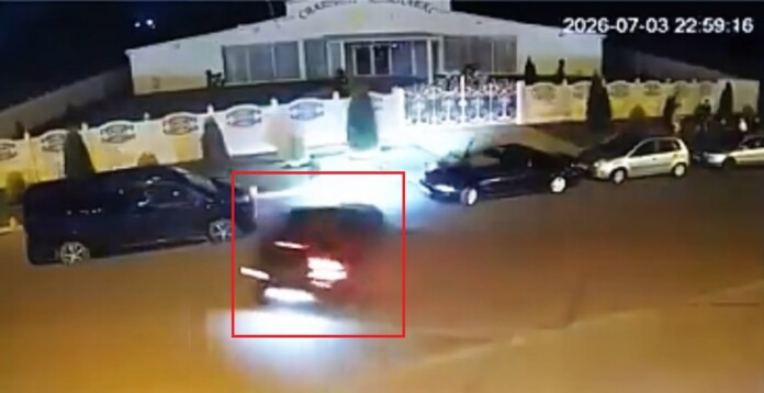 Кадри от дрифта в Пазарджик 19-годишен шофьор се заби в паркирана кола при дрифт в Пазарджик