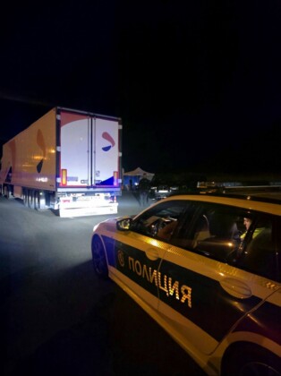 Заловен е пиян шофьор на камион край ГКПП "Капитан Андреево"