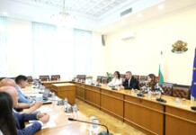 Транспортният министър: Летище Пловдив трябва да се развива за карго и нови дестинации Работна среща между министър и синдикати