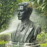 Паметникът на Левски в Бургас заблестя за 189-ата годишнина от рождението му Паметникът на Левски в Бургас заблестя за 189-ата годишнина от рождението му