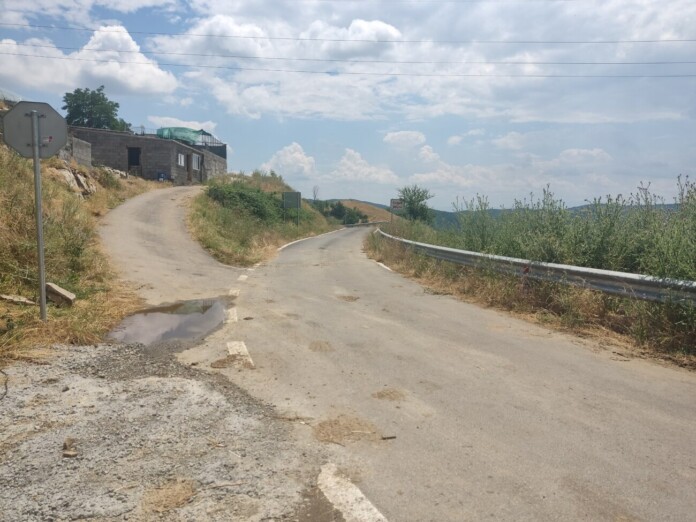 Път край Велешани