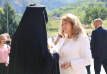 Илияна Йотова в Бачковския манастир: Трябва да имаме гордост и самочувствие Илияна Йотова