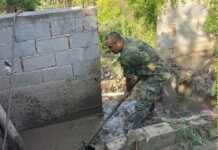 Армията се включи след наводненията в Струмяни: Военнослужещи разчистват щетите Армията се включи след наводненията в Струмяни: Военнослужещи разчистват щетите