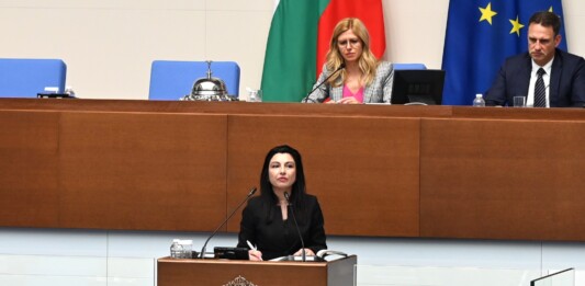Надя Клисурска
