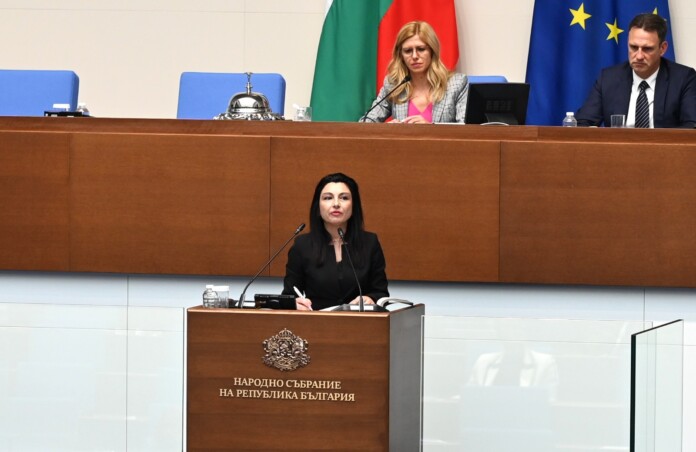 Надя Клисурска Надя Клисурска