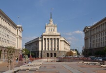 Парламентът в България