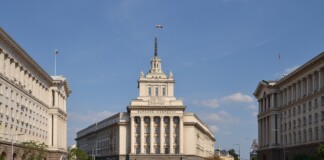 Парламентът в България