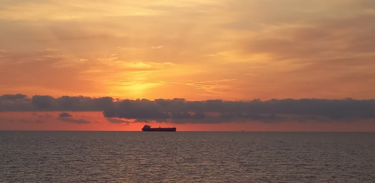 Кораб в Черно море